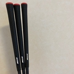 【お話中】ゴルフバックとクラブの画像