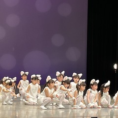 キッズガーデン武蔵小杉教室　2025年度時間割　キッズダンス、ヒップホップ、チアダンス、リトミックダンス、バレエ、エアロビック、テーマパークダンス、親子リトミック体操、ブレイクダンス、バランスボールダンスの画像