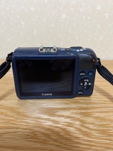EOS M2 ダブルレンズキット(オマケ付)【美品】