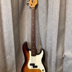 Fender？プレシジョンベース  フレットレス　エレキベース　中古