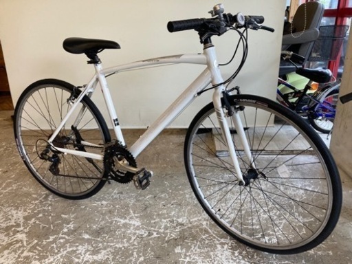 【前後タイヤ新品！】700×28c 24段変速　クロスバイク　ホワイト
