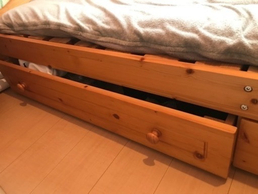 値下げ中！！ダブルベッド★使用数回・収納あり・敷き布団あり