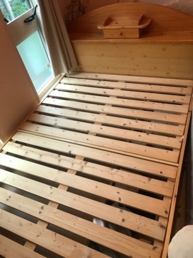 値下げ中！！ダブルベッド★使用数回・収納あり・敷き布団あり