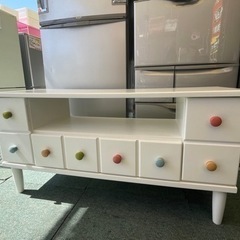 【リサイクルショップ八光　田上店】　ホワイトテレビボード　マカロン取っ手　32型まで対応の画像