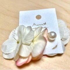 ピアス お花 パール ピンク 大ぶり 目立つ
