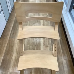 【トレファク高槻店】取りに来れる方限定！Leander（リエンダー）のキッズチェアです！！！