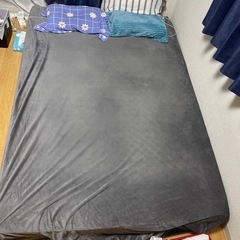 美品ダブルベッドの画像