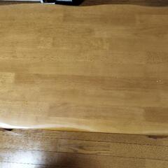 セミダブルマットレス、ローテーブルの画像