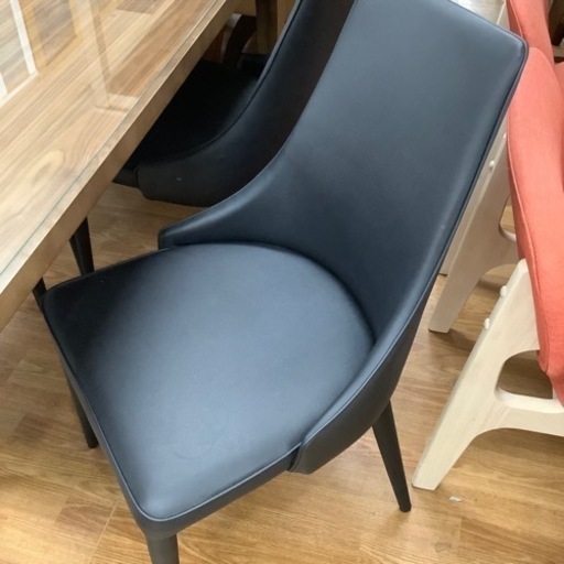 FUJIEI製のシックなダイニングセット！