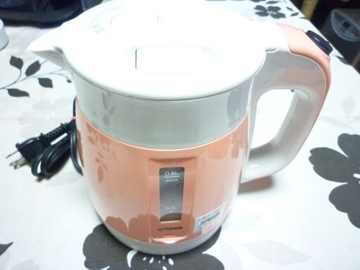 タイガー 電気ケトル （PCFーG０８０）5 Safe+ 安心・安全機能 ピンク0.8L 　１８年製