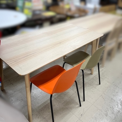 イケアのLISABOラウンドダイニングテーブル② J1024 IKEA イケア