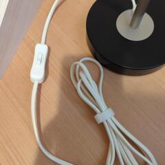 IKEA卓上ライトの画像