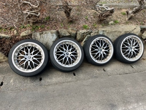 只今交渉中　18インチホイール　PCD114.3  交換用タイヤ付き！