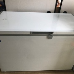 冷凍庫3台の画像
