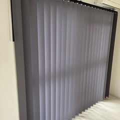 バーチカルブラインド　グレー色　残り一台！の画像