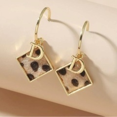 ピアス