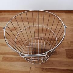 無印良品　ステンレスワイヤーバスケット（小）