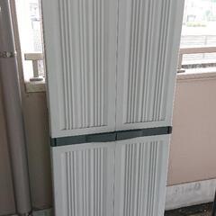 4/29まで 0円 ベランダ用樹脂製物置の画像