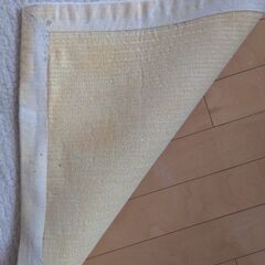 LAURA ASHLEY 絨毯 白（140mm*200mm）を譲ります。の画像