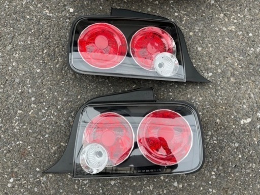 フォード マスタング SONAR製 社外ユーロテールランプ (レッドウインカー用)