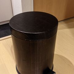 (無料譲渡 5/9以降受取）ニトリゴミ箱　開閉式