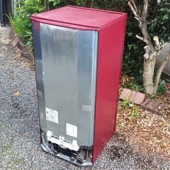 ★鮮やかなレッド！配達可！★ アクア 157L 冷凍 冷蔵庫 AQR‐16E(R)の画像