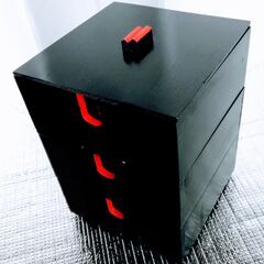 底空きの　三段重箱？　 摘み蓋つき　￥0の画像