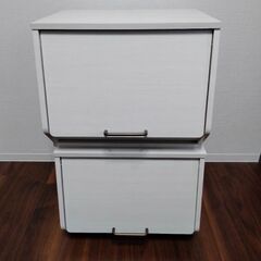 山善収納ボックス・棚付き・2個で500円の画像