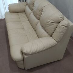 【取引完了】3人掛けソファ 合成皮革 ベージュ