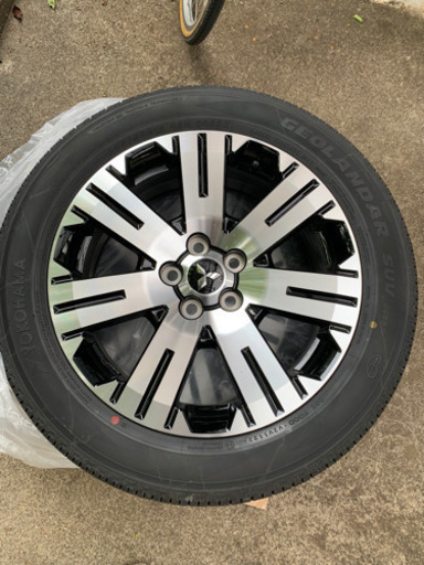 新型デリカ　D5タイヤホイール4本　新車外し