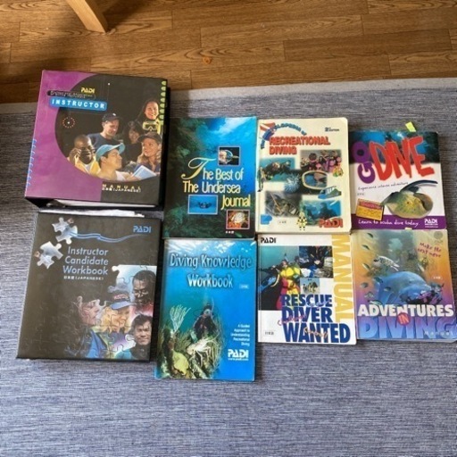 PADI インストラクター　ダイビングガイドブックなど