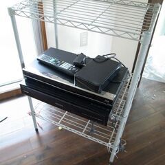 シャープBD-W560+1.5THDD　ラックとレグザレコーダー付