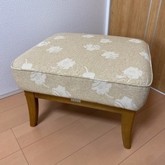 カリモク家具　オットマン