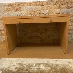 木製の学習机です
