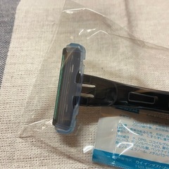 【30本セット】T字カミソリ 3枚刃 高級ホテル アメニティ 個包装 貝印 KAI 可動式ヘッドの画像