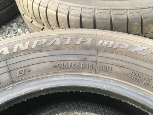 取引中。2020年製　夏タイヤ4本　トーヨー　トランパス　mpz 215 65r 16 残り溝7ミリ