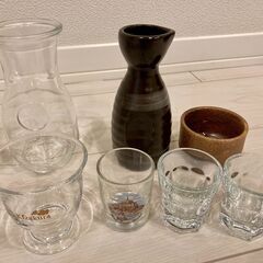 【価格更新】カクテルグッズ、ガラス皿、ショットグラス、お猪口、徳利などのセットの画像