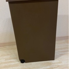 ゴミ箱の画像