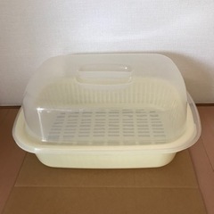 水切りカゴ　蓋つき　中古品