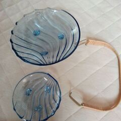 昭和レトロ　持ち手付きガラス皿　大小各1の画像
