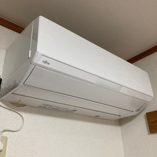 【受付再開】FUJITSU 冷暖房エアコン　2017年製使用4年（ヤマダ電機6年保証残2年）　AS-R22G-W