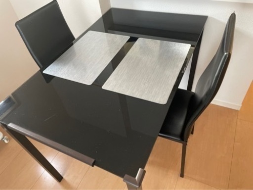 決まりました　ダイニングテーブル　新品です！
