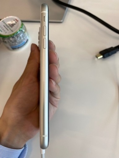iPhone 11 128GB 海外版　白い　SIMフリー