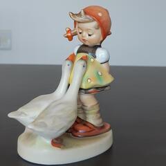 スイス土産人形　ガチョウの少女