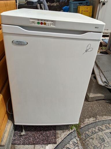 電気冷凍庫１００Ｌ