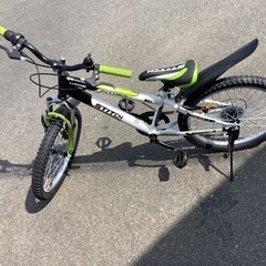 【美品】Cyfie フェニース 子供用自転車 20インチ　リサイ...