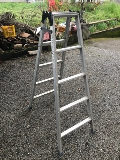 お取り引き感謝【１４３cm】脚立・その３・中古