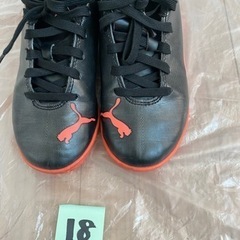 PUMAスニーカーの画像