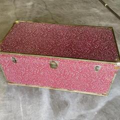 昭和レトロの衣装ケース