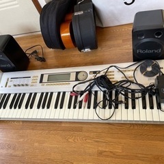 KORG トライトン TRITON Le シンセサイザー　ペダル付き　Roland スピーカー